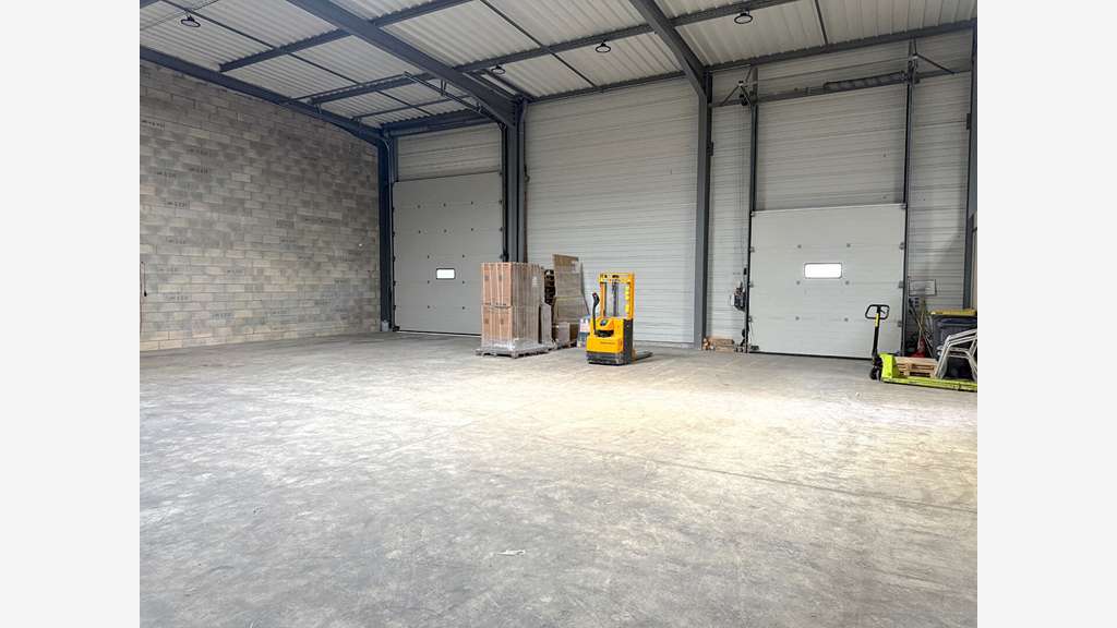Local d'activité de 409.12m² à louer à Besançon