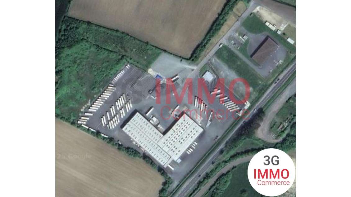 A louer local 5600m² zone commerciale de Bessines