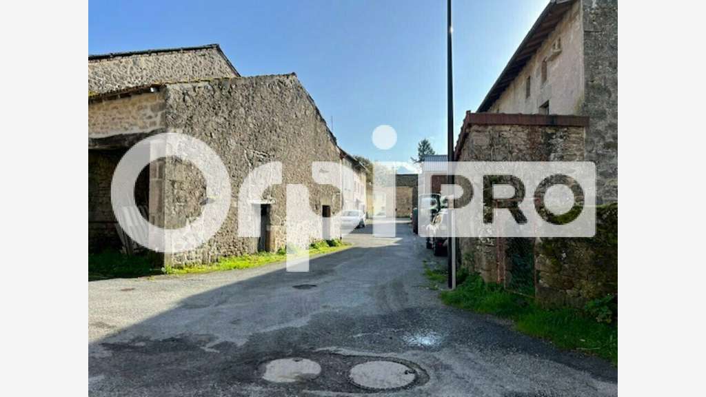 Loue grange stockage 120m² Bessines-sur-Gartempe