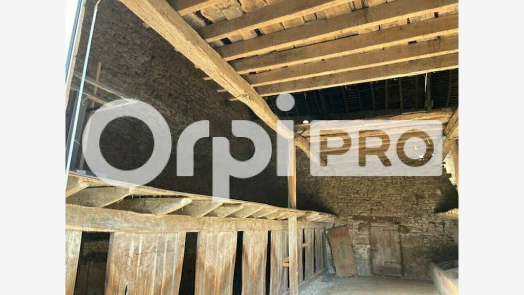 Loue grange stockage 120m² Bessines-sur-Gartempe