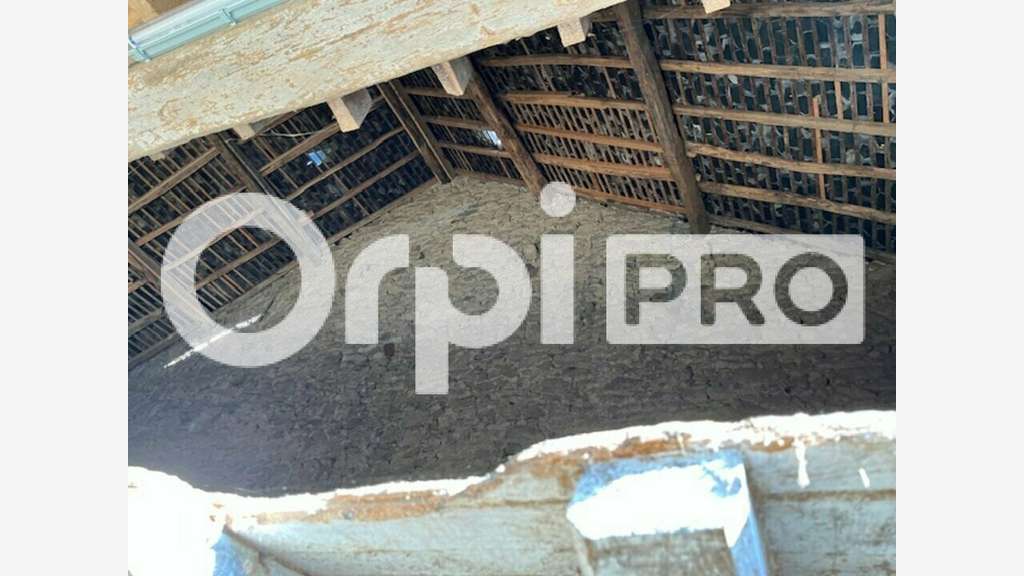 Loue grange stockage 120m² Bessines-sur-Gartempe