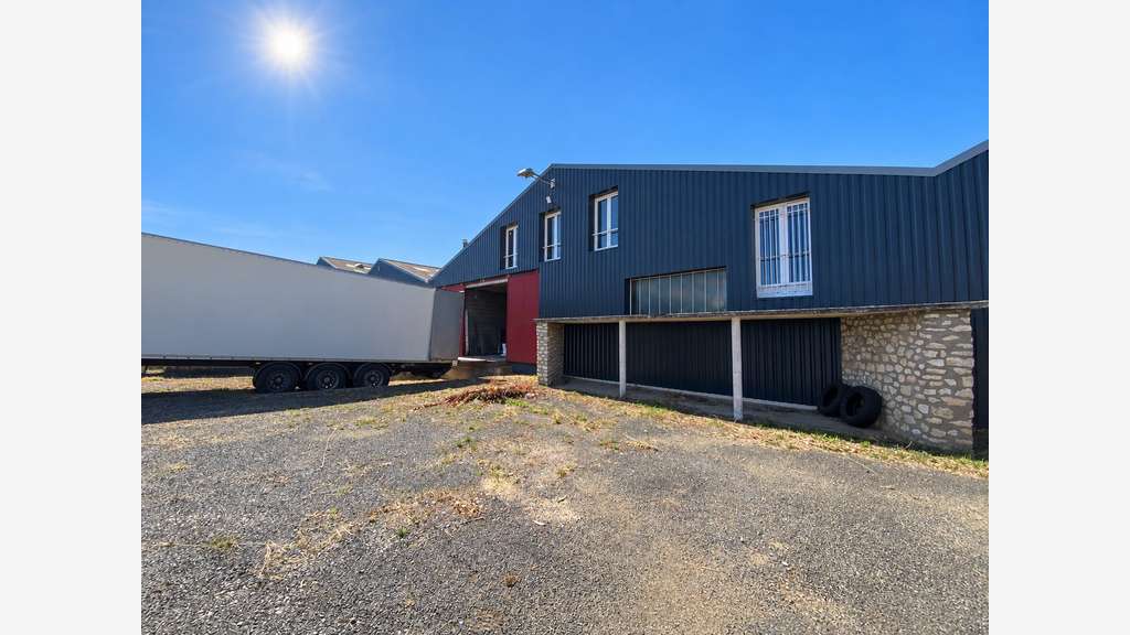 Entrepot 700m2