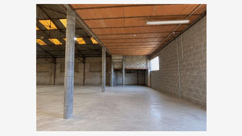 Entrepot 700m2