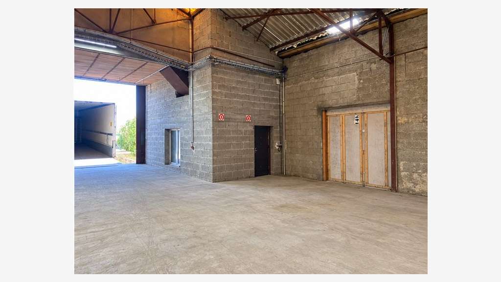 Entrepot 700m2