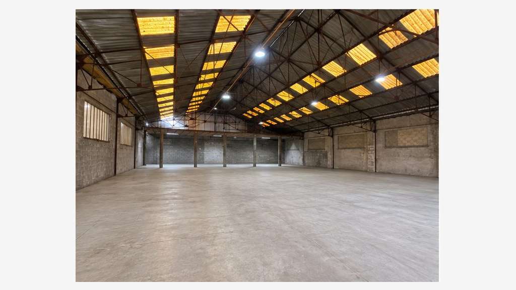 Entrepot 700m2