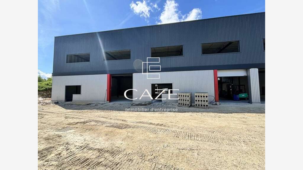 A louer locaux à partir de 174m² proche N89