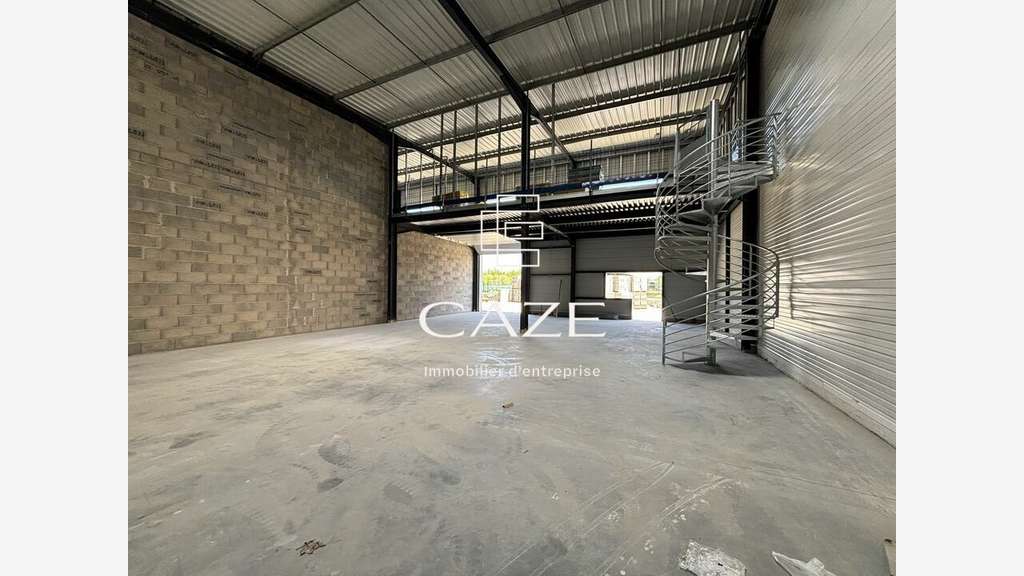 A louer locaux à partir de 174m² proche N89