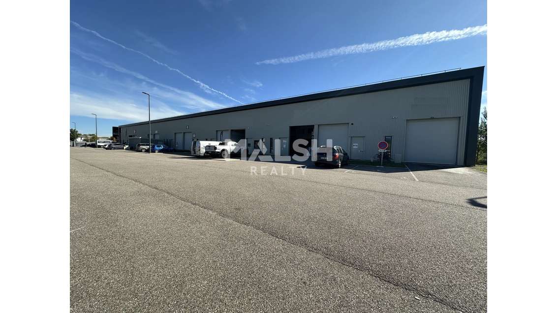 Dans une zone d'activité dynamique et fréquentée à