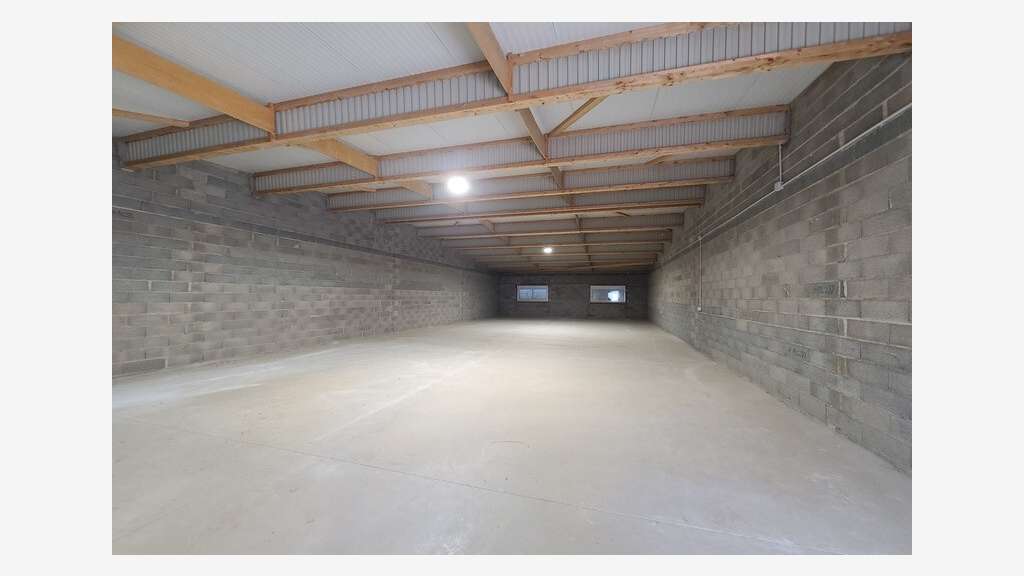 Local d'activité 220m² à louer périphérie Béziers