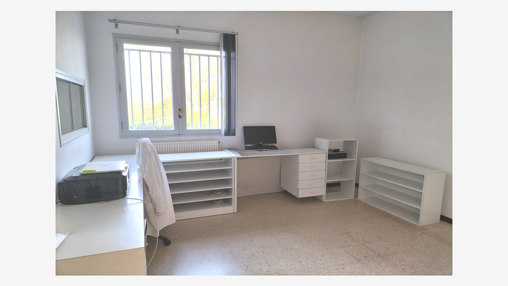 Local d'activité de 750m² à louer à Béziers