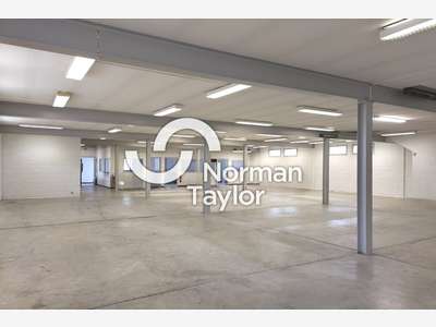Local d'activité de 750m² à louer à Béziers