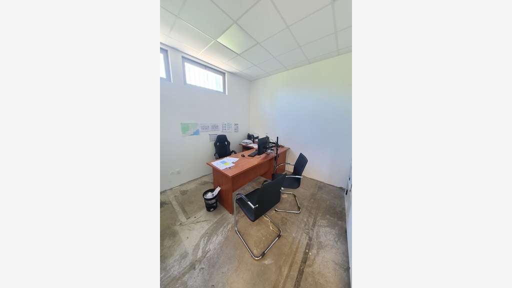Local d'activité de 750m² à louer à Béziers