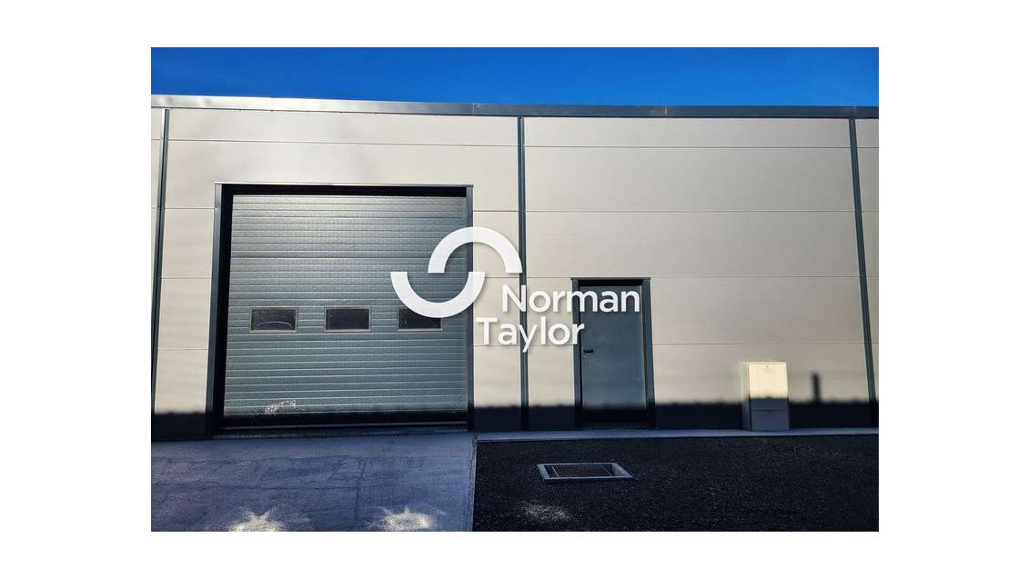 Local d'activité neuf 150m² à louer à Béziers