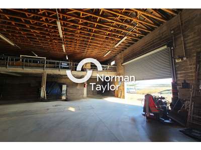 Location Locaux d'activités - Entrepôts à Béziers