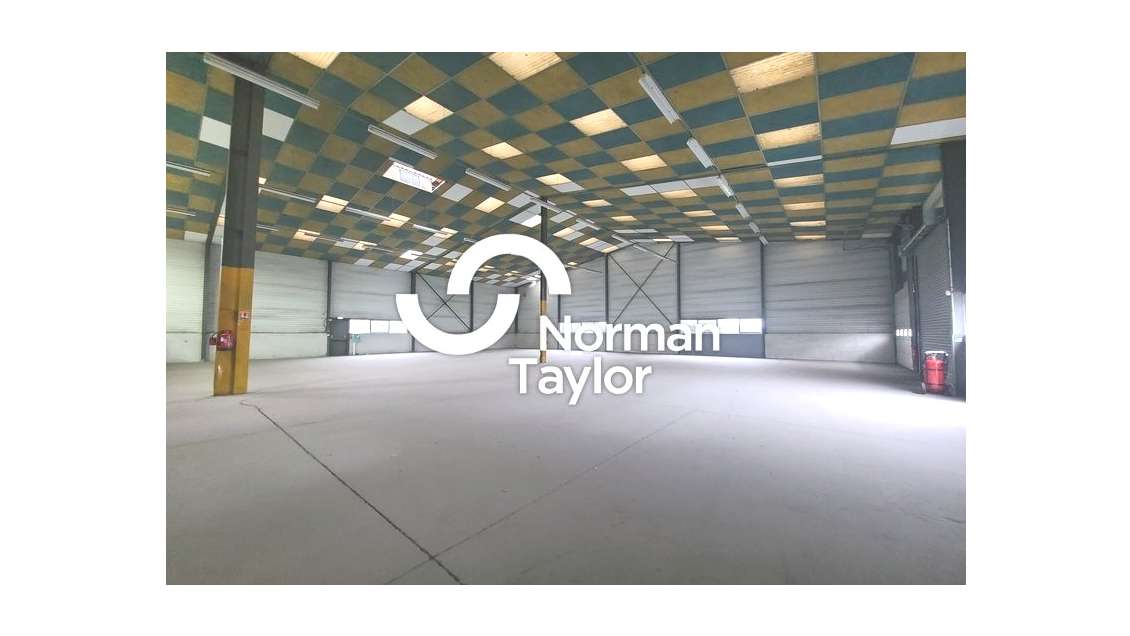 Local d'activité 630m² à louer Zone Béziers Ouest