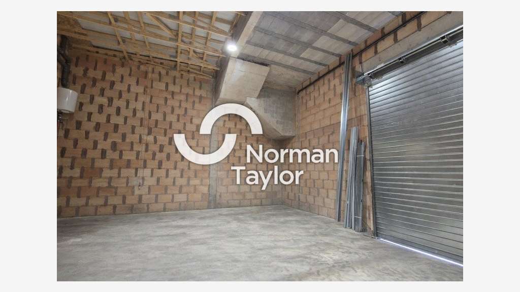 Local d'activité 115m² à louer au Nord de Béziers