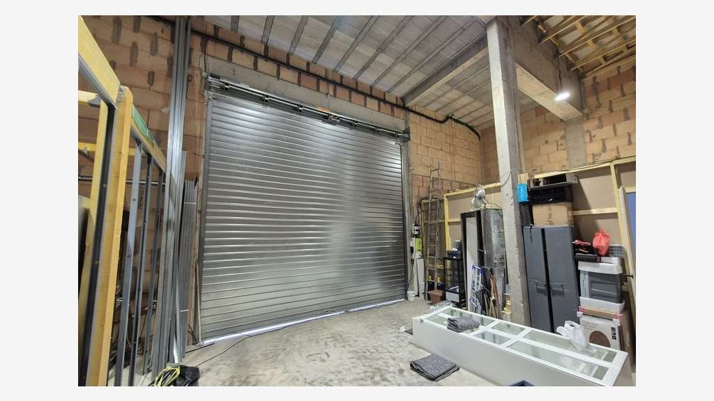 Local d'activité 115m² à louer au Nord de Béziers