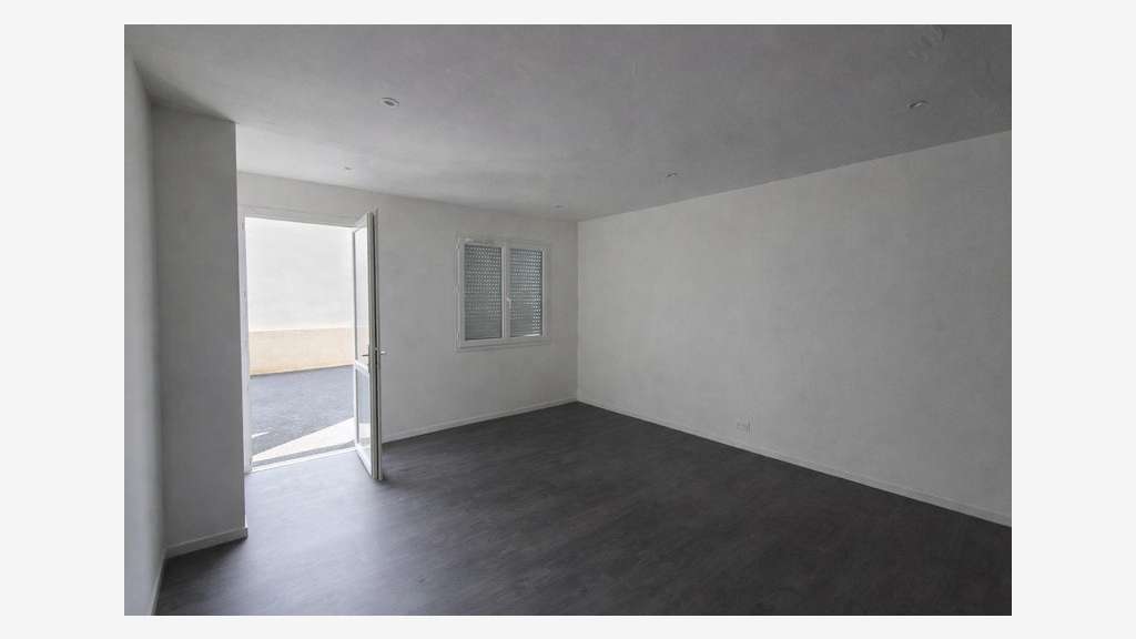 Local d'activité 115m² à louer au Nord de Béziers