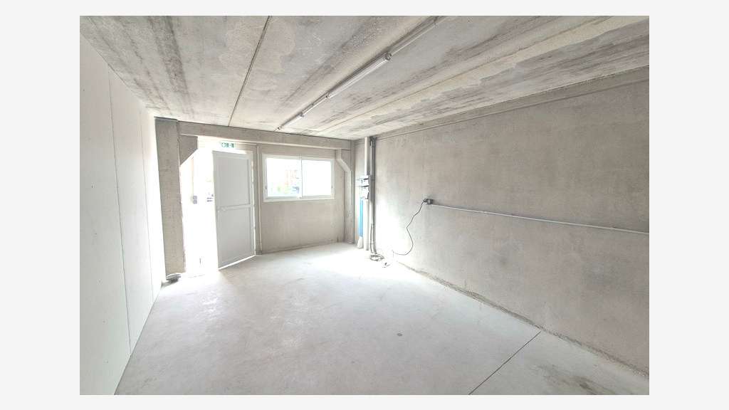 Local d'activité 200m² à louer à Béziers Mercorent
