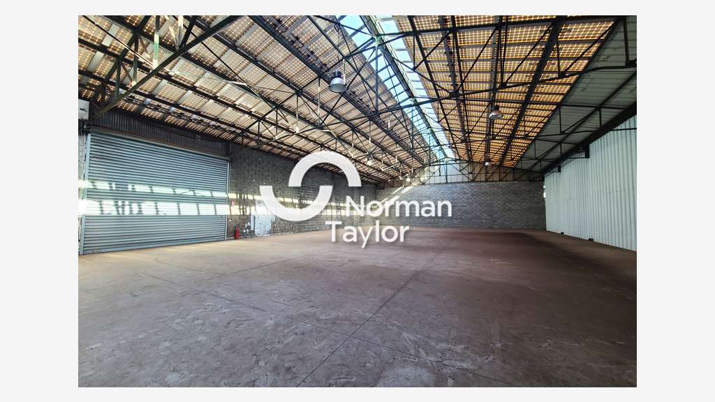 Local d'activité 1 280m² à louer à Béziers
