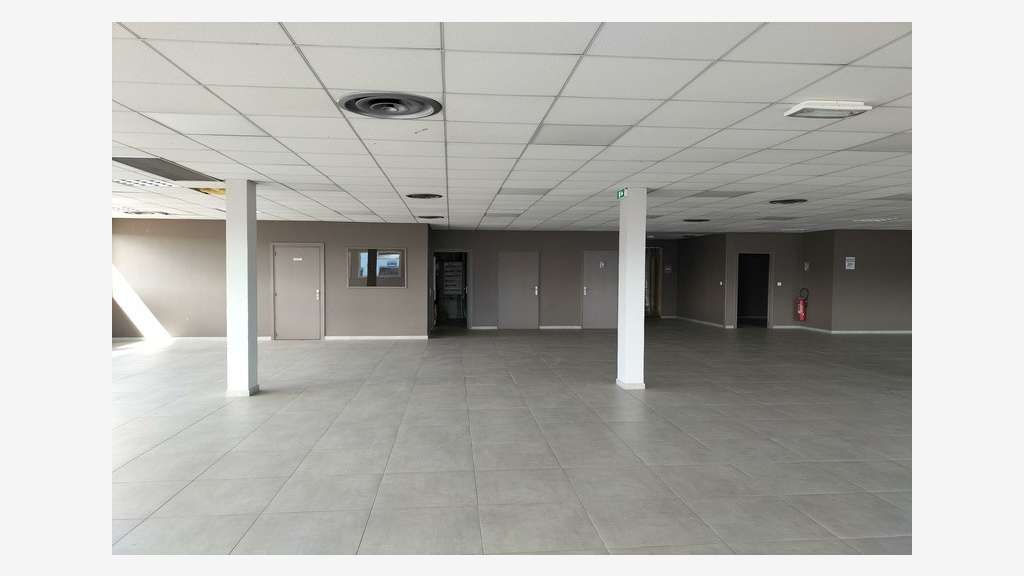 Local d'activité 1 280m² à louer à Béziers