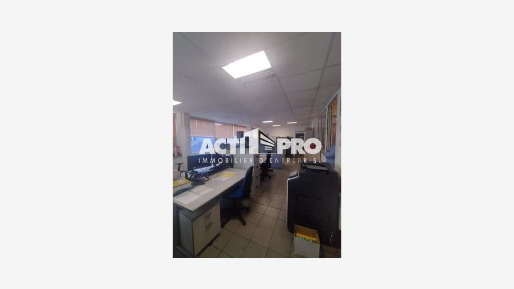 À louer entrepôt de 1350m² à Bézier