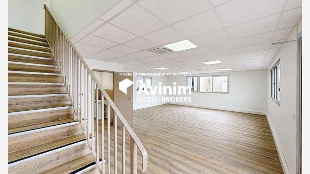 A louer 777m² d'entrepôt+bureaux à Bezons