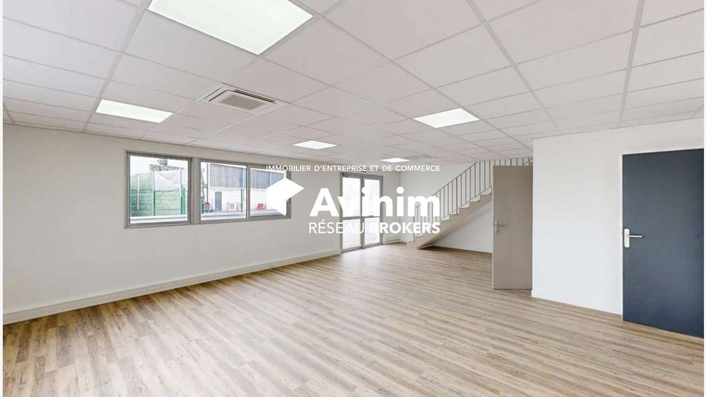 A louer 777m² d'entrepôt+bureaux à Bezons