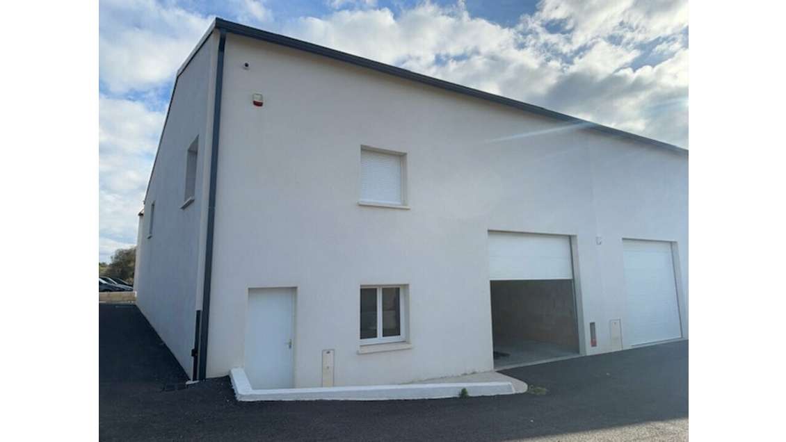 A louer local d' activité bureaux 160m² à Bezouce