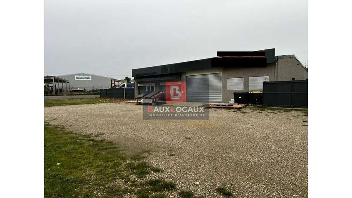 A louer local d'activité 300m² à Bezouce