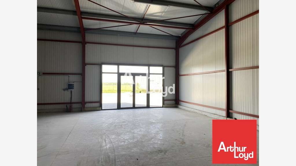 Local d'activité neuf à louer 363m² à Biard