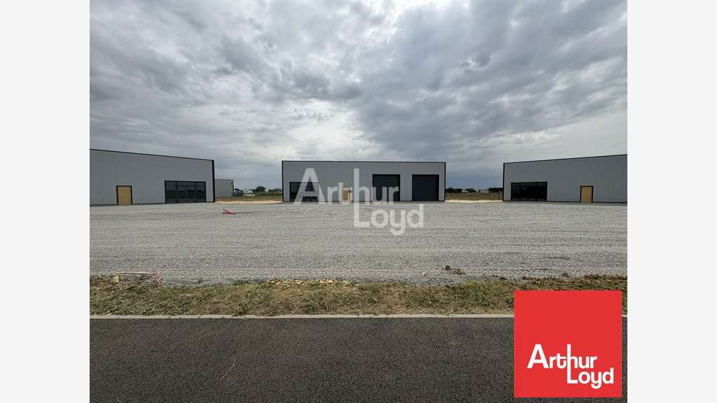 Local d'activité neuf à louer 363m² à Biard