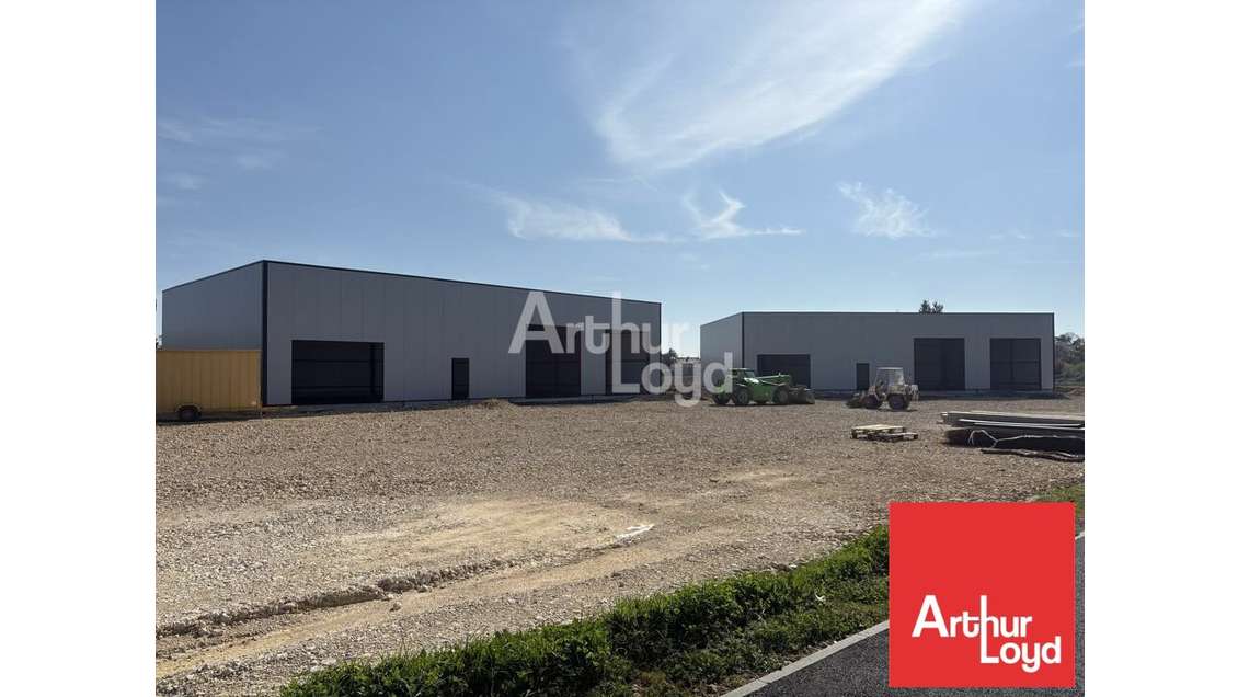 Local d'activité neuf à louer 363m² à Biard