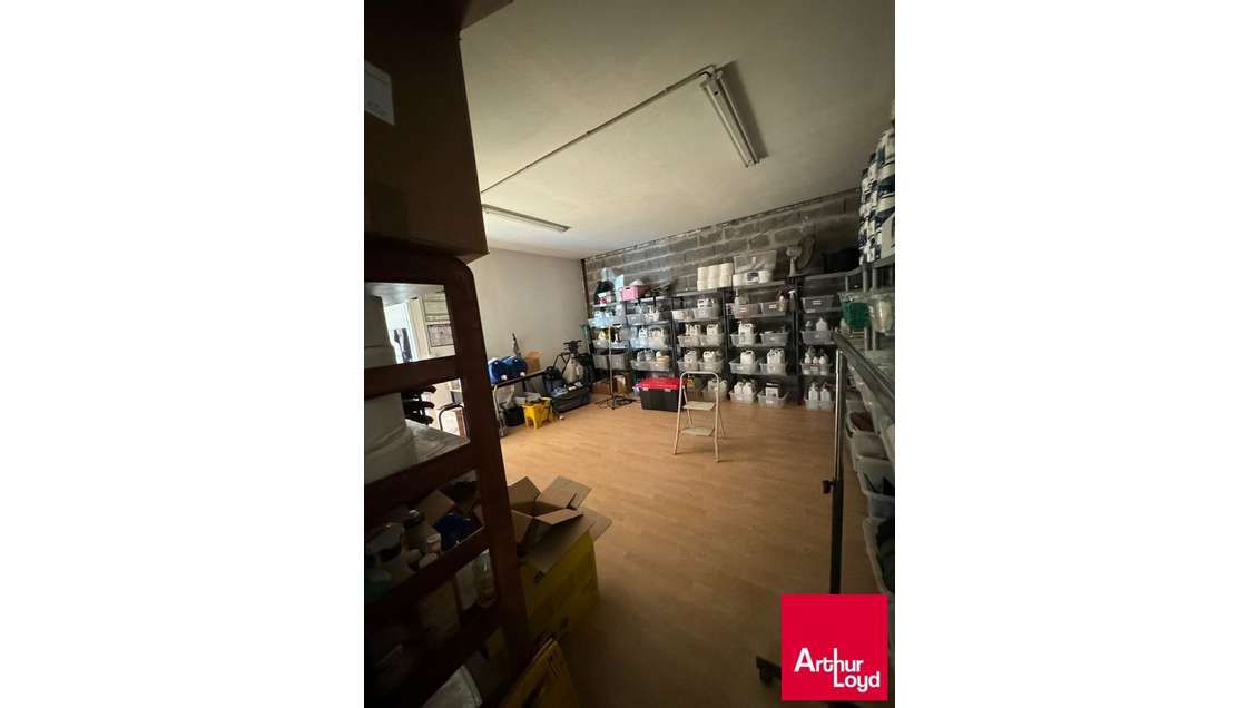 Local très lumineux 210m² à louer à Biarritz