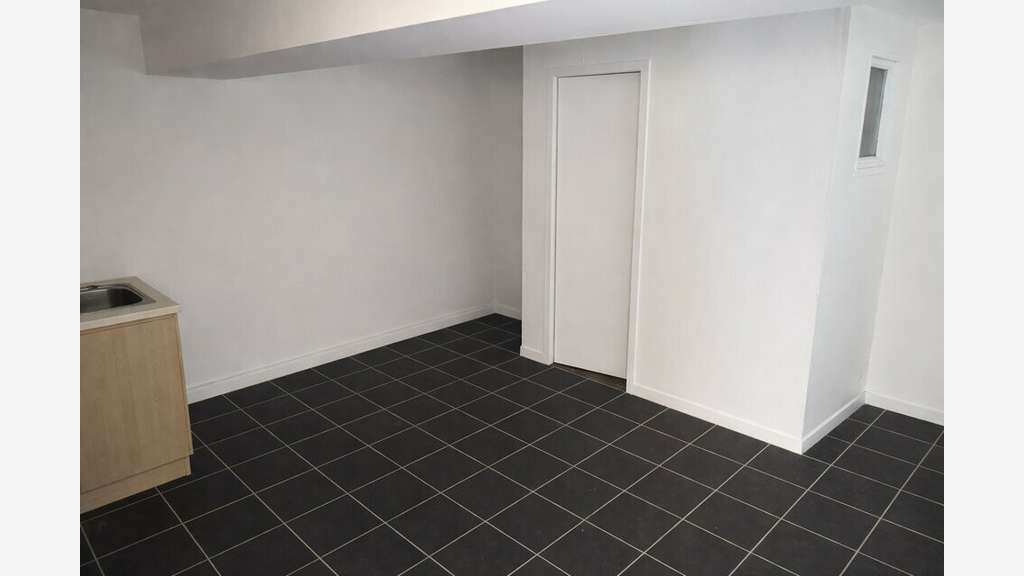 Local 136m² à louer zone de la Négresse à Biarritz