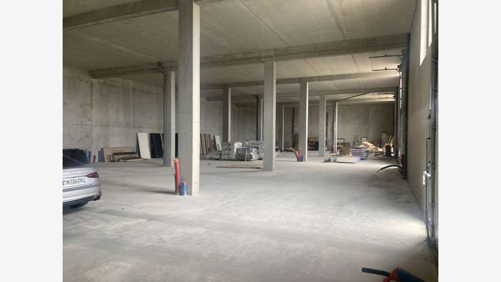 Entrepôt neuf 506m² à louer à Biarritz