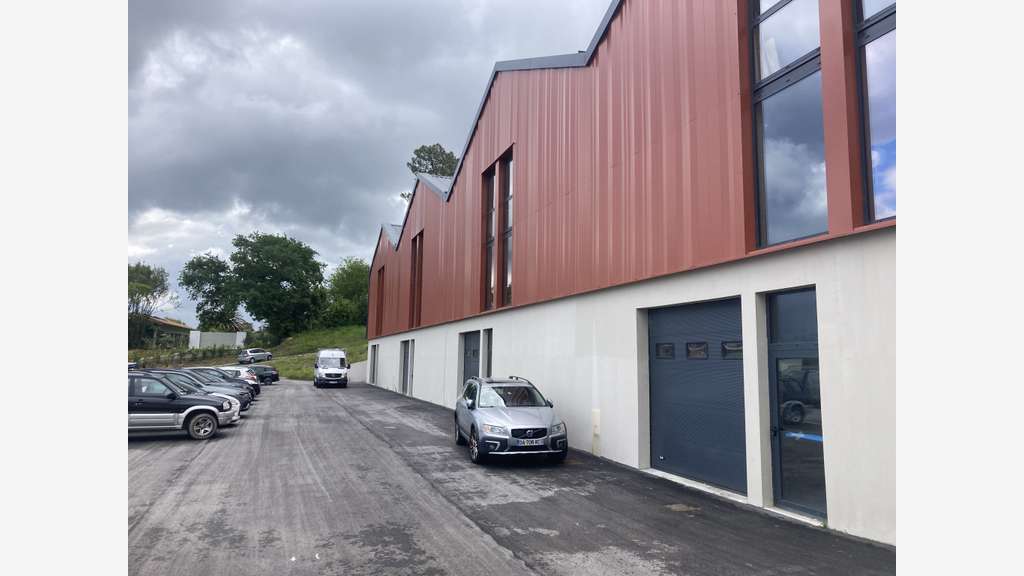 Entrepôt neuf 506m² à louer à Biarritz
