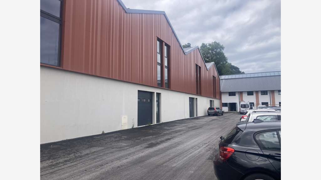 Entrepôt neuf 506m² à louer à Biarritz