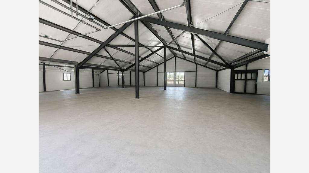 Local d'activité neuf de 129m² à louer à Biarritz