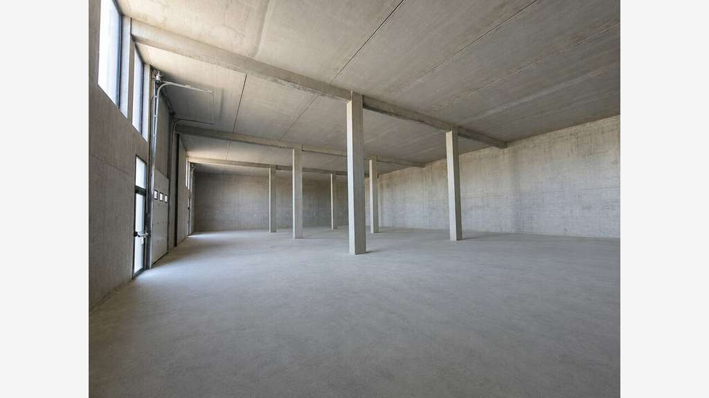 Local d'activité neuf de 253m² à louer à Biarritz