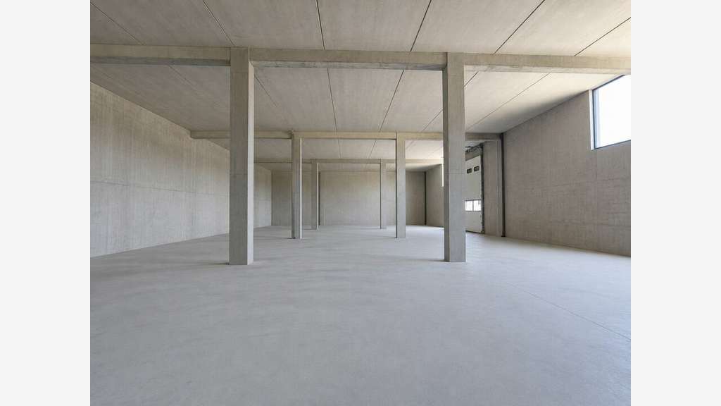 Local d'activité neuf de 253m² à louer à Biarritz