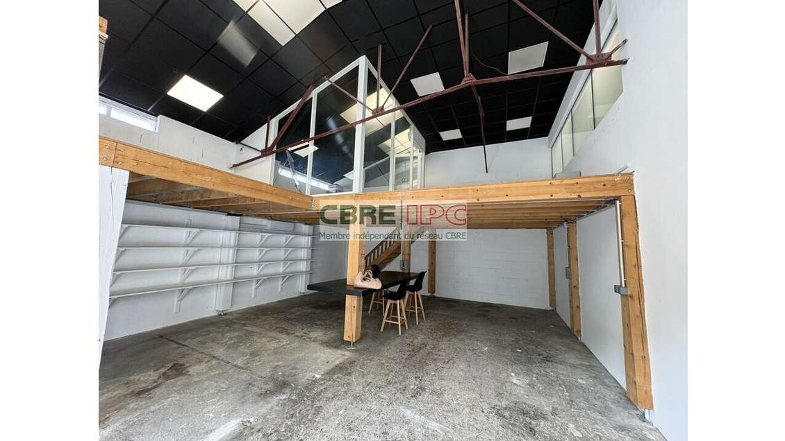 A louer local d'activités 102m² Bidart proche A63