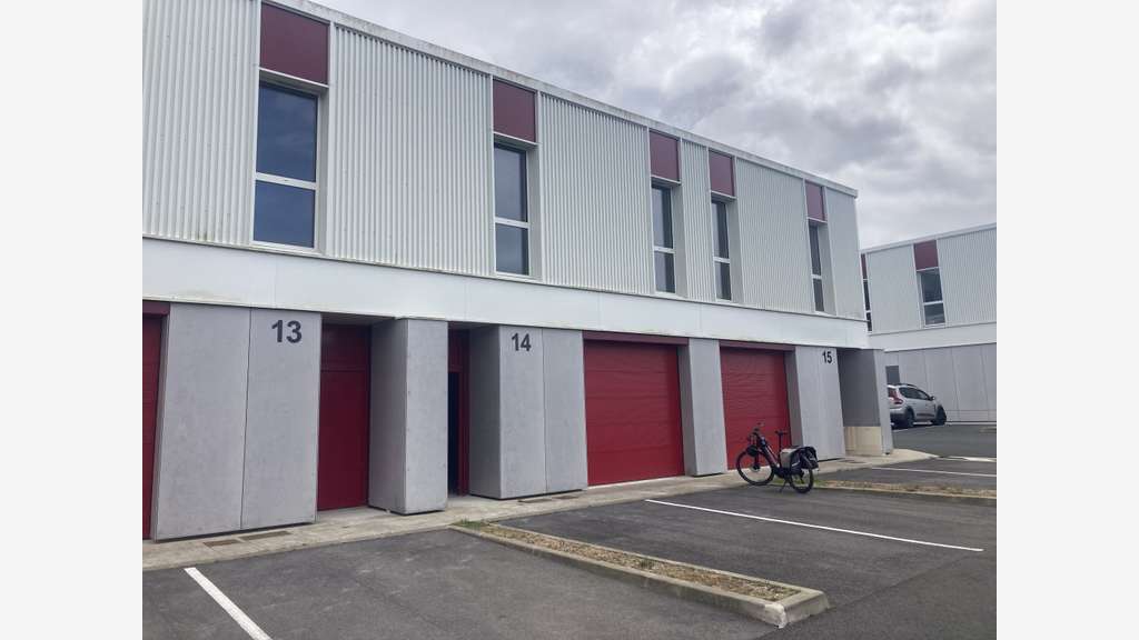 A louer local d'activité neuf 150m² à Bidart