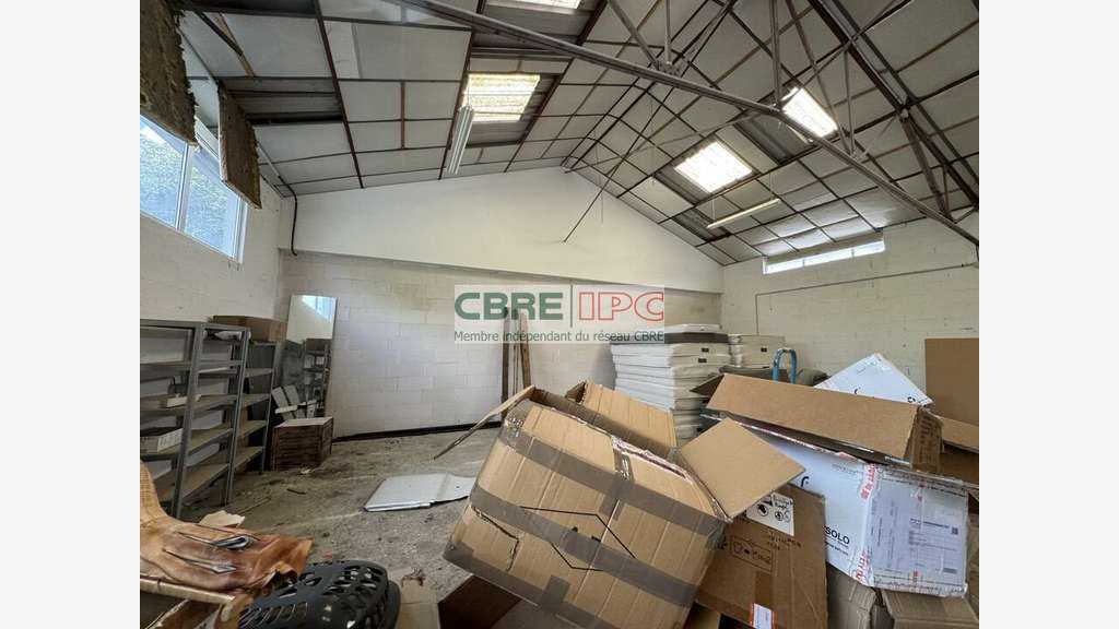 A louer local artisanal 158m² proche A63 à Bidart