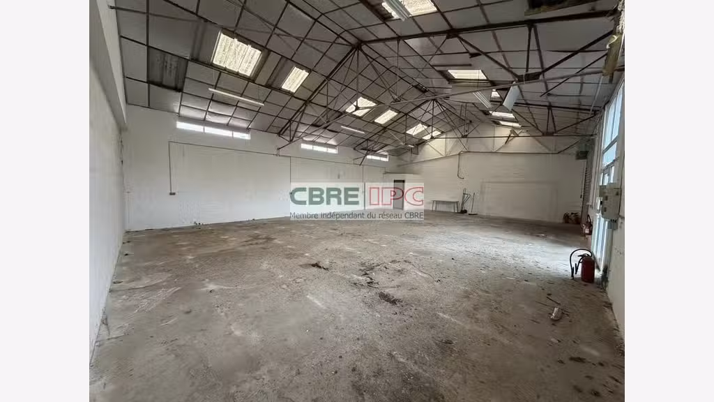 A louer local artisanal 158m² proche A63 à Bidart