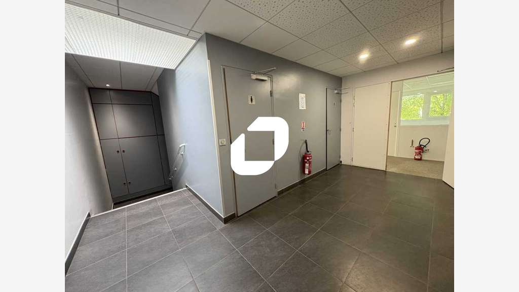 A louer Local d'activité 1105m² Bievres