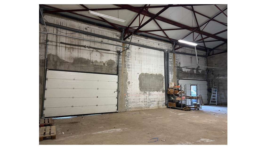 A louer hangar artisanal 145m² à Biguglia