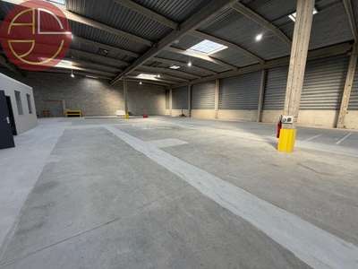 A louer entrepôt 1050m² empl stratégique à Blagnac
