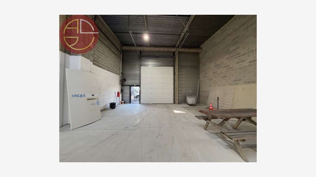 A louer entrepôt 1050m² empl stratégique à Blagnac