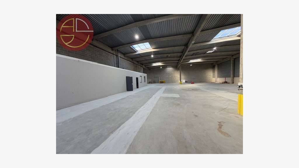 Entrepôt à louer 1220m² empl stratégique à Blagnac
